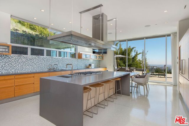 1290 Angelo Drive, Beverly Hills, CA 90210