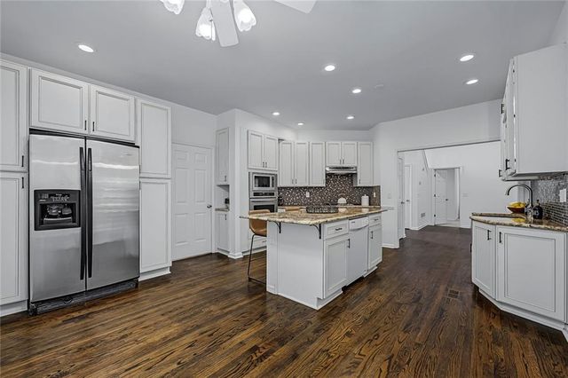1509 Shadow Ridge Circle, Woodstock, GA 30189