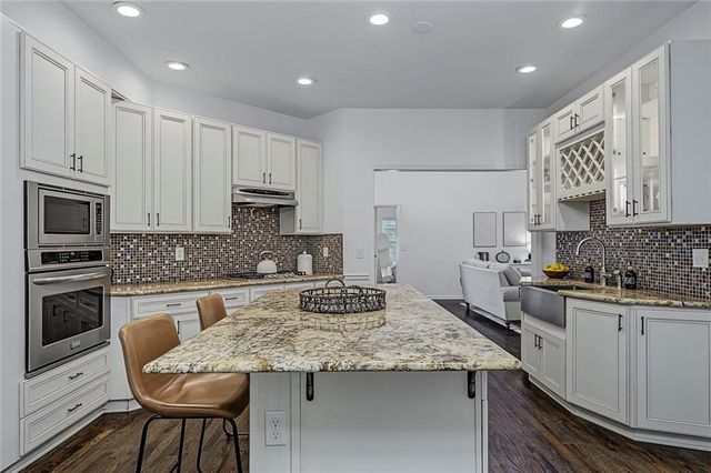 1509 Shadow Ridge Circle, Woodstock, GA 30189