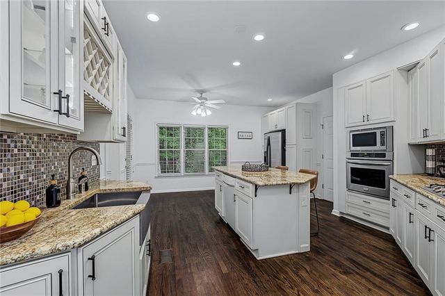 1509 Shadow Ridge Circle, Woodstock, GA 30189