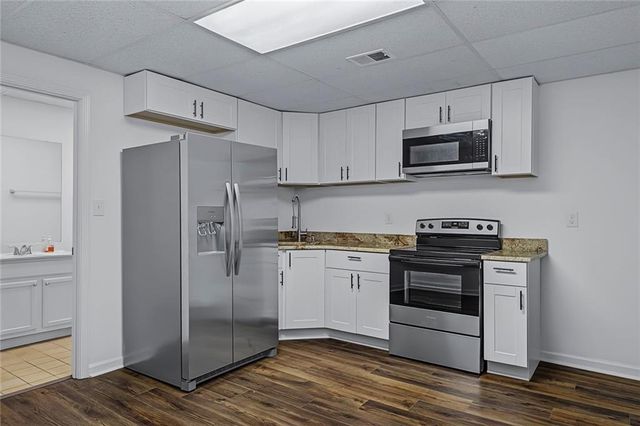 1509 Shadow Ridge Circle, Woodstock, GA 30189