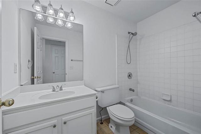 1509 Shadow Ridge Circle, Woodstock, GA 30189