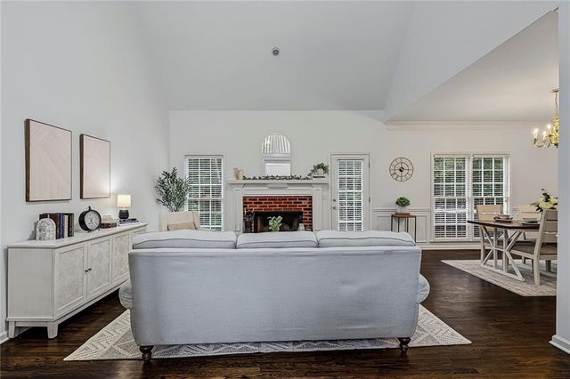 1509 Shadow Ridge Circle, Woodstock, GA 30189