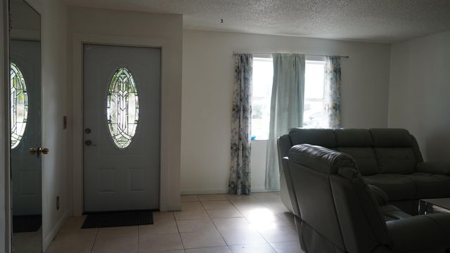5805 BOSQUE Lane, West Palm Beach, FL 33415