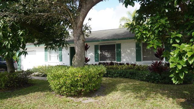 5805 BOSQUE Lane, West Palm Beach, FL 33415