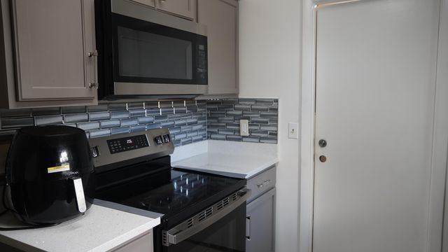 5805 BOSQUE Lane, West Palm Beach, FL 33415