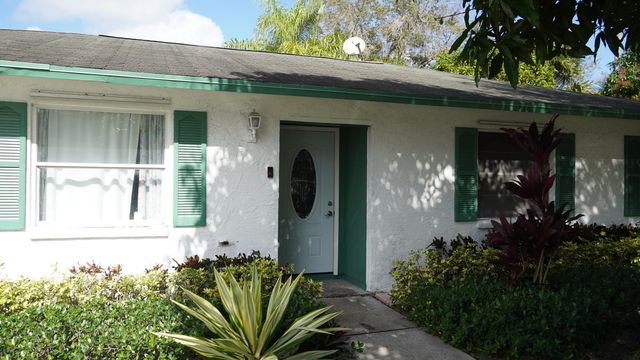 5805 BOSQUE Lane, West Palm Beach, FL 33415
