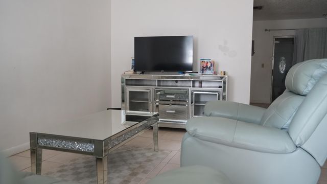 5805 BOSQUE Lane, West Palm Beach, FL 33415