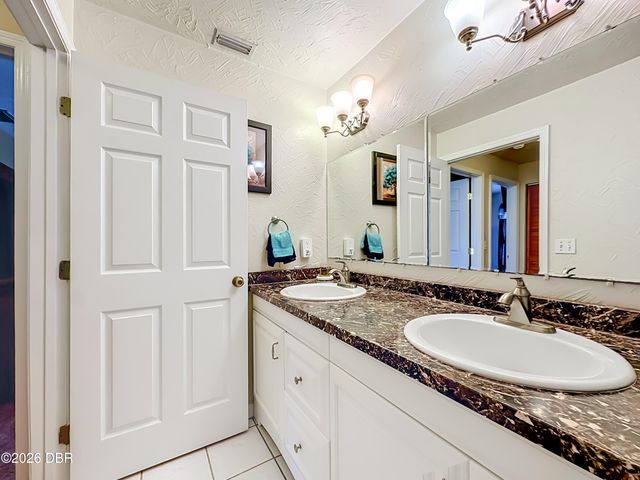 2 Radford Lane, Palm Coast, FL 32164