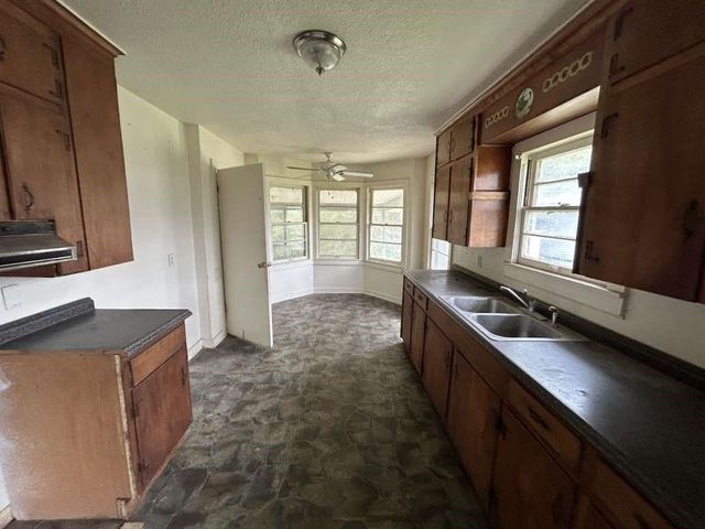 509 E Martin Luther King Boulevard, Jasper, TX 75951