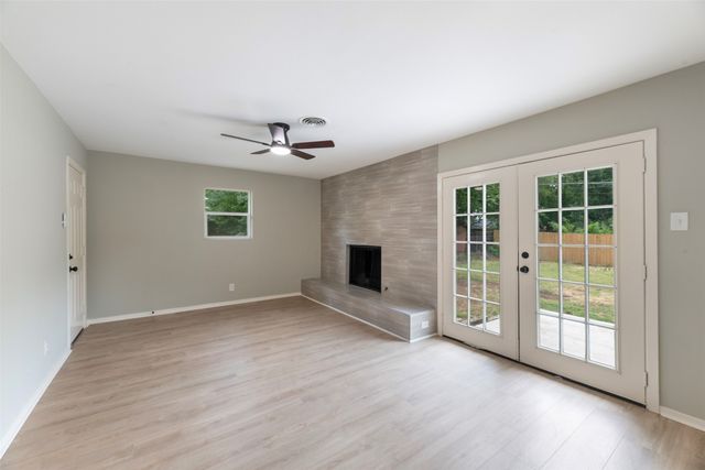 1140 Cavender Drive, Hurst, TX 76053