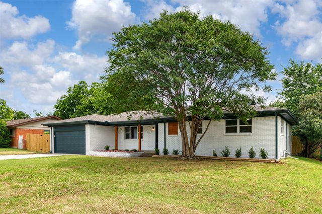 1140 Cavender Drive, Hurst, TX 76053