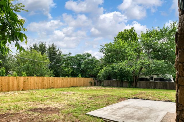 1140 Cavender Drive, Hurst, TX 76053