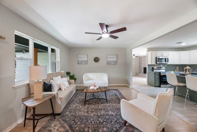 1140 Cavender Drive, Hurst, TX 76053