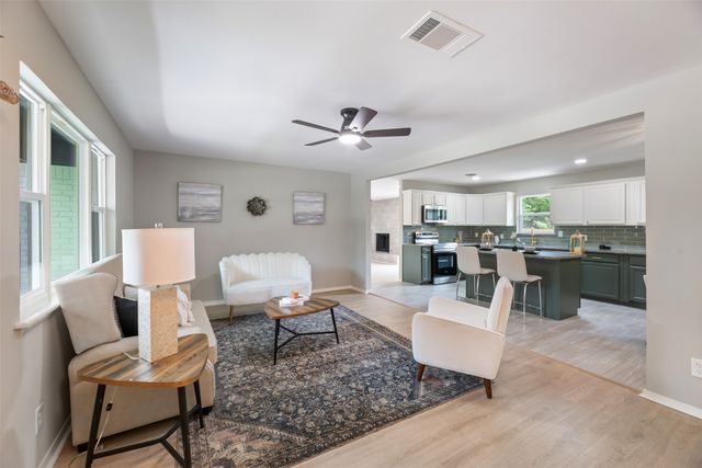 1140 Cavender Drive, Hurst, TX 76053