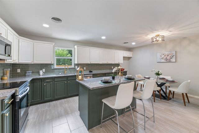 1140 Cavender Drive, Hurst, TX 76053