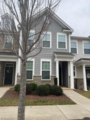 1756 Eastfall Street, Kernersville, NC 27284