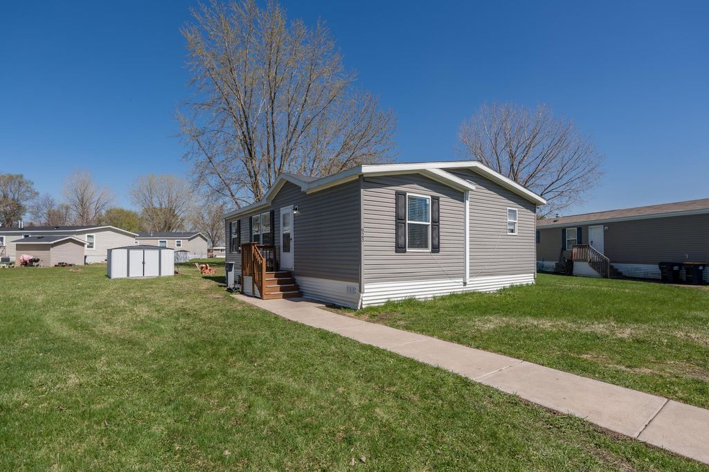 923 Hamlet Circle, Lakeville, MN 55044 — photo 2