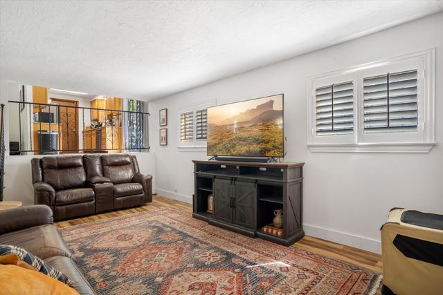 6808 FRANTZ Drive NE, Albuquerque, NM 87109