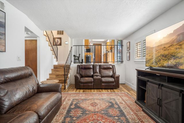 6808 FRANTZ Drive NE, Albuquerque, NM 87109