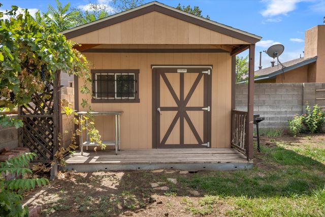 6808 FRANTZ Drive NE, Albuquerque, NM 87109