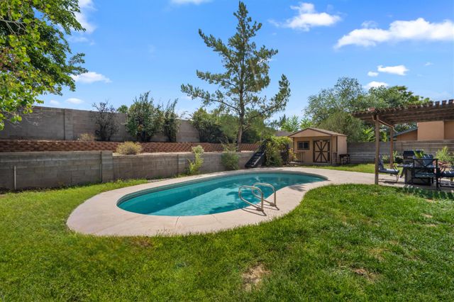 6808 FRANTZ Drive NE, Albuquerque, NM 87109