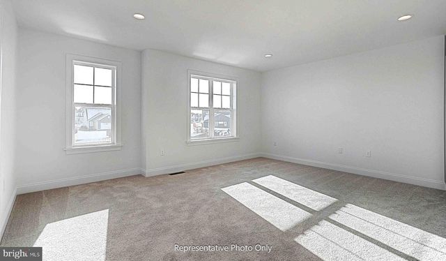 2231 S AUTUMN CHASE DR, Mechanicsburg, PA 17055