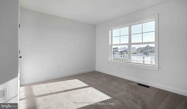 2231 S AUTUMN CHASE DR, Mechanicsburg, PA 17055
