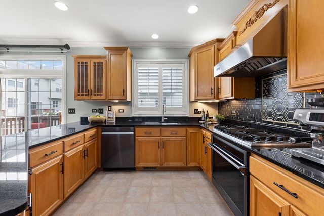 928 Shandrew Drive 928, Naperville, IL 60540