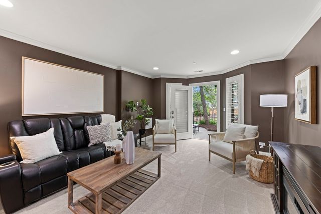928 Shandrew Drive 928, Naperville, IL 60540