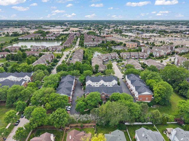 928 Shandrew Drive 928, Naperville, IL 60540