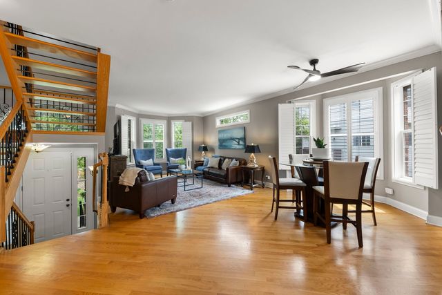928 Shandrew Drive 928, Naperville, IL 60540