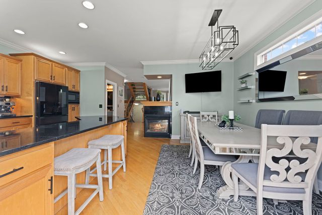 928 Shandrew Drive 928, Naperville, IL 60540