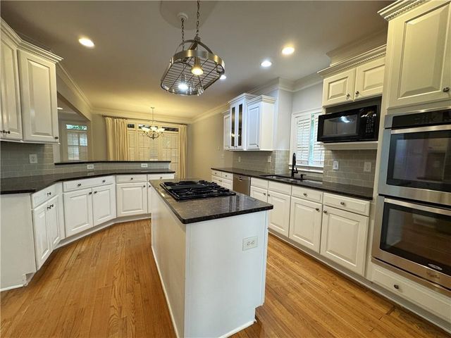871 Lenox Ct NE, Atlanta, GA 30324