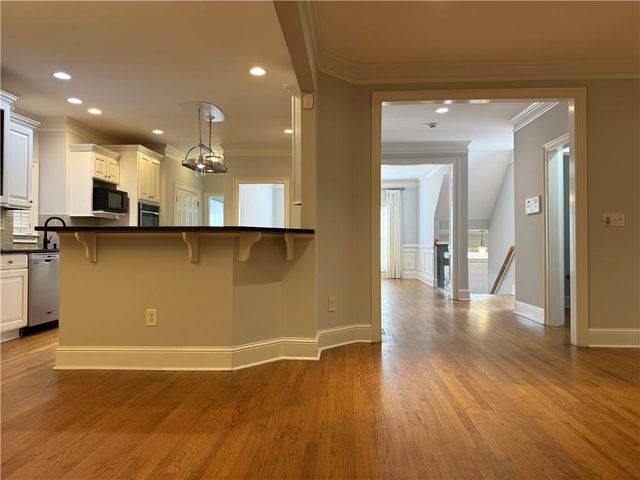 871 Lenox Ct NE, Atlanta, GA 30324