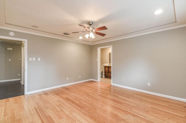 8806 Lakeside Forest Drive, Houston, TX 77088