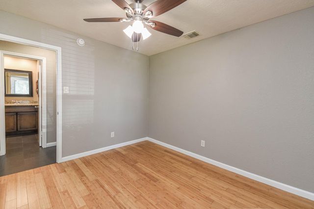 8806 Lakeside Forest Drive, Houston, TX 77088