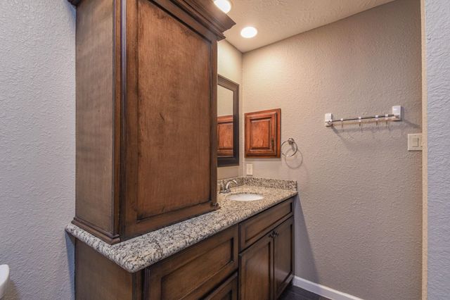 8806 Lakeside Forest Drive, Houston, TX 77088