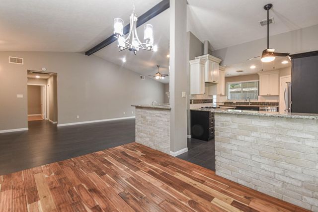 8806 Lakeside Forest Drive, Houston, TX 77088