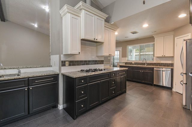 8806 Lakeside Forest Drive, Houston, TX 77088