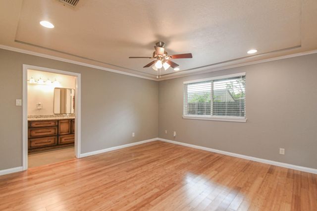 8806 Lakeside Forest Drive, Houston, TX 77088