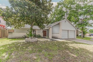 8806 Lakeside Forest Drive, Houston, TX 77088