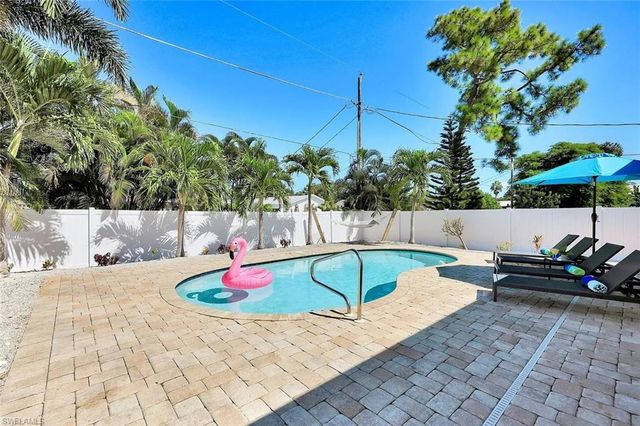 847 98th AVE N, Naples, FL 34108