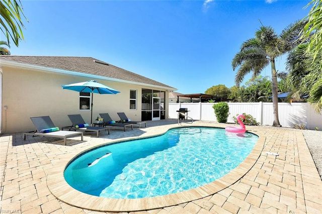 847 98th AVE N, Naples, FL 34108