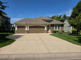 7832 ALDEN Road, Lenexa, KS 66216