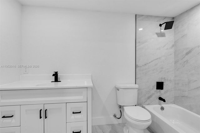 75 NW 160th St, Miami, FL 33169