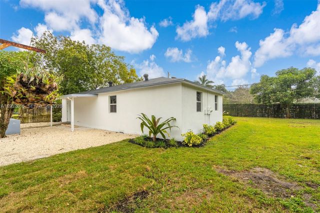 75 NW 160th St, Miami, FL 33169