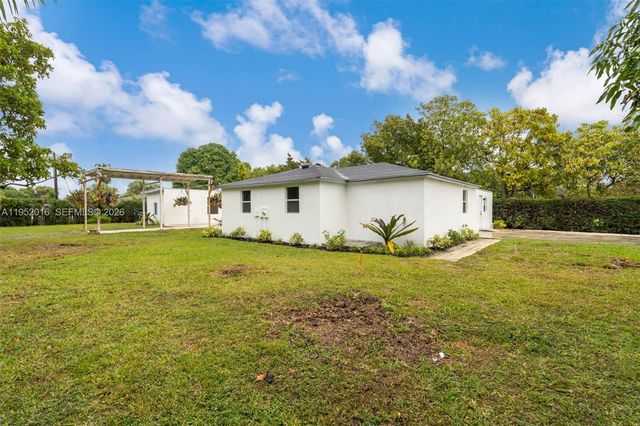 75 NW 160th St, Miami, FL 33169