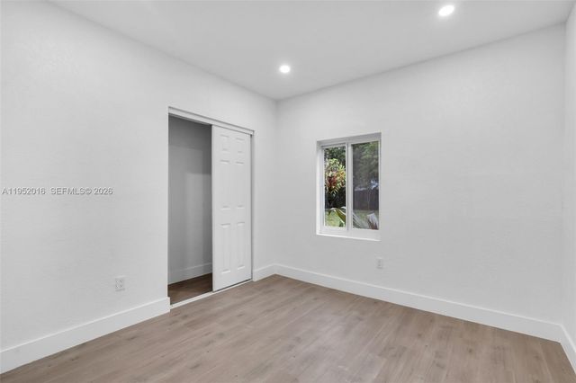 75 NW 160th St, Miami, FL 33169