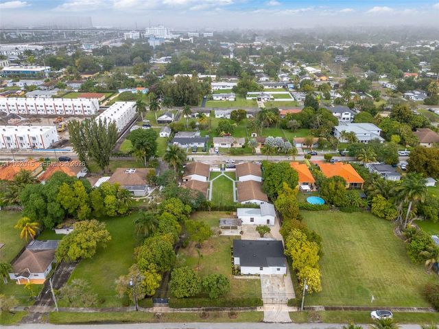 75 NW 160th St, Miami, FL 33169